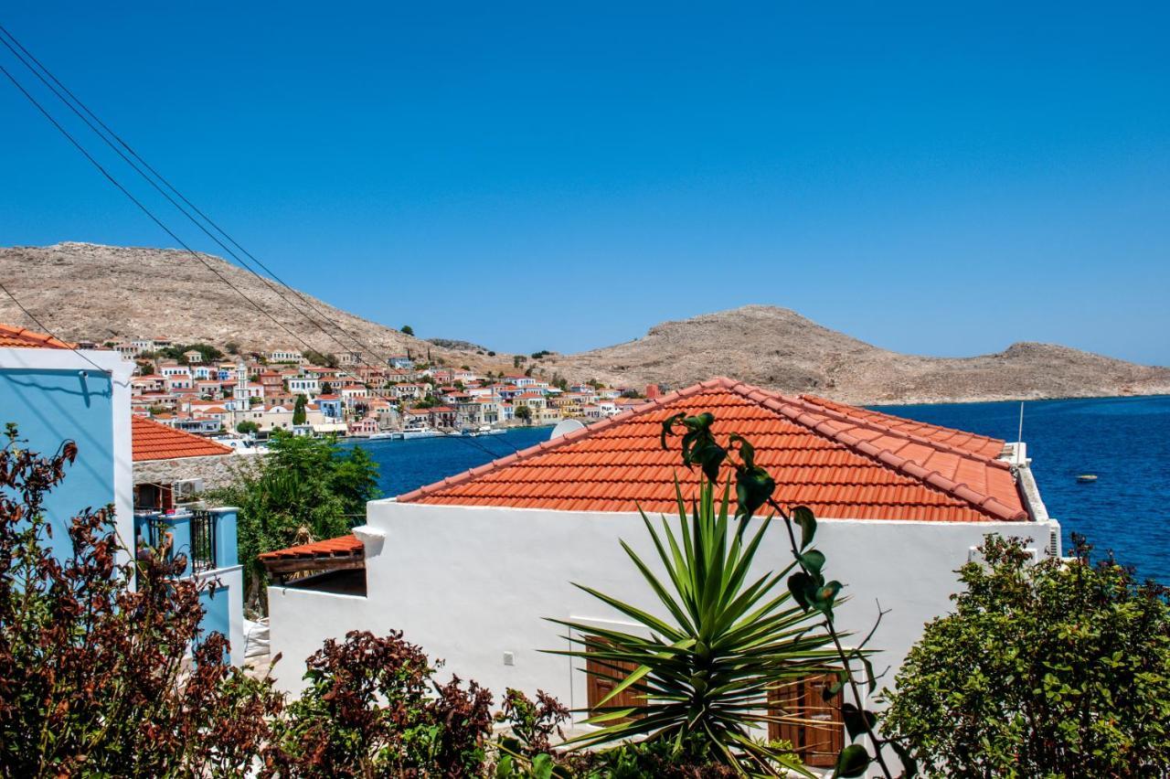 Kiki&Nina Daire Chalki Town Dış mekan fotoğraf