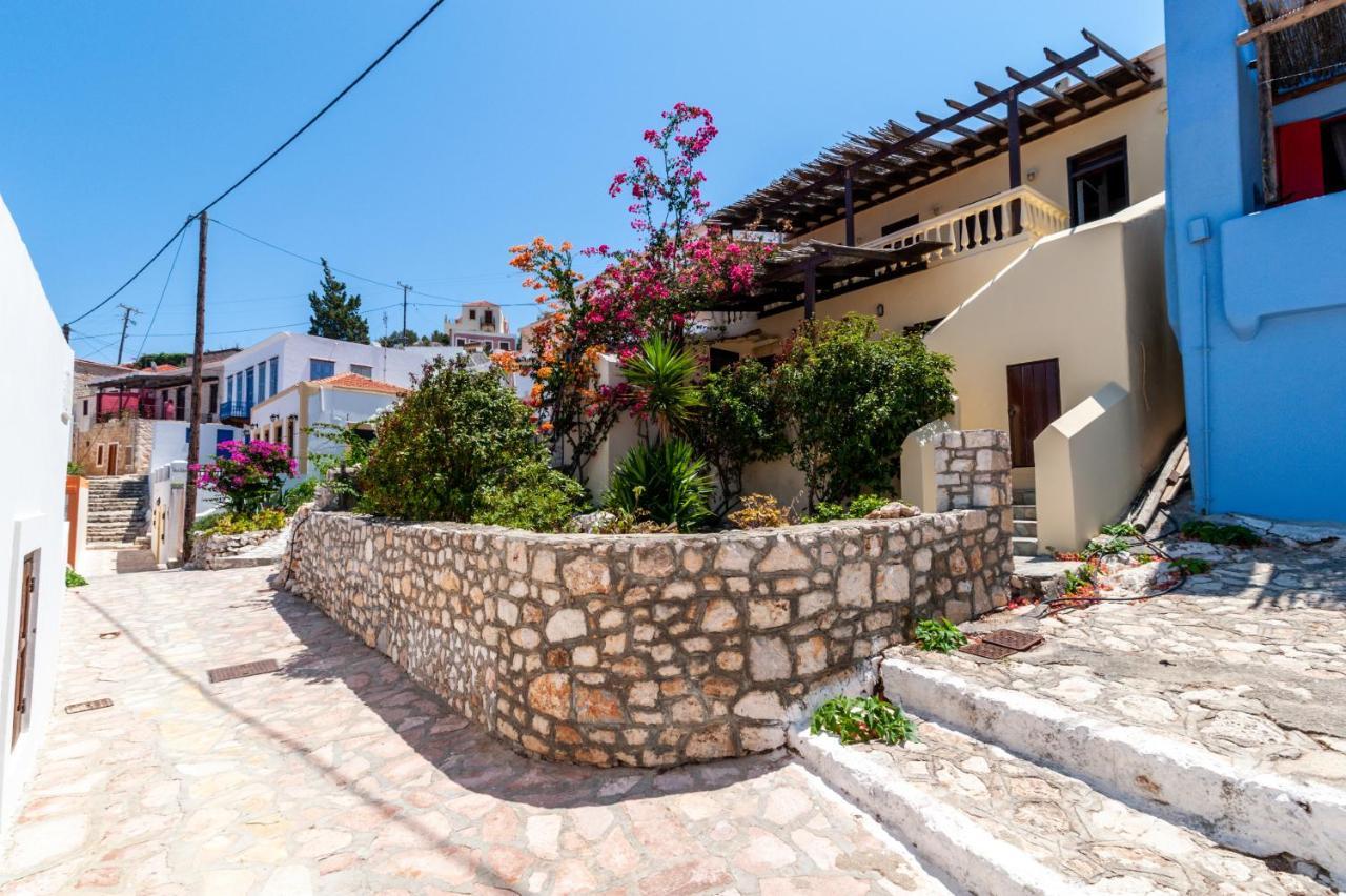 Kiki&Nina Daire Chalki Town Dış mekan fotoğraf